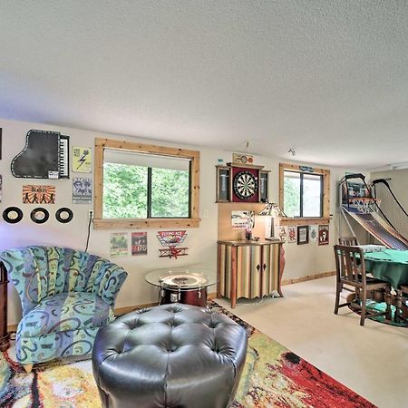 Vibrant Bryson City Home With Mtn Views And Deck! Exterior photo